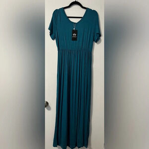 NWT Women’s Maxi Boutique Dress